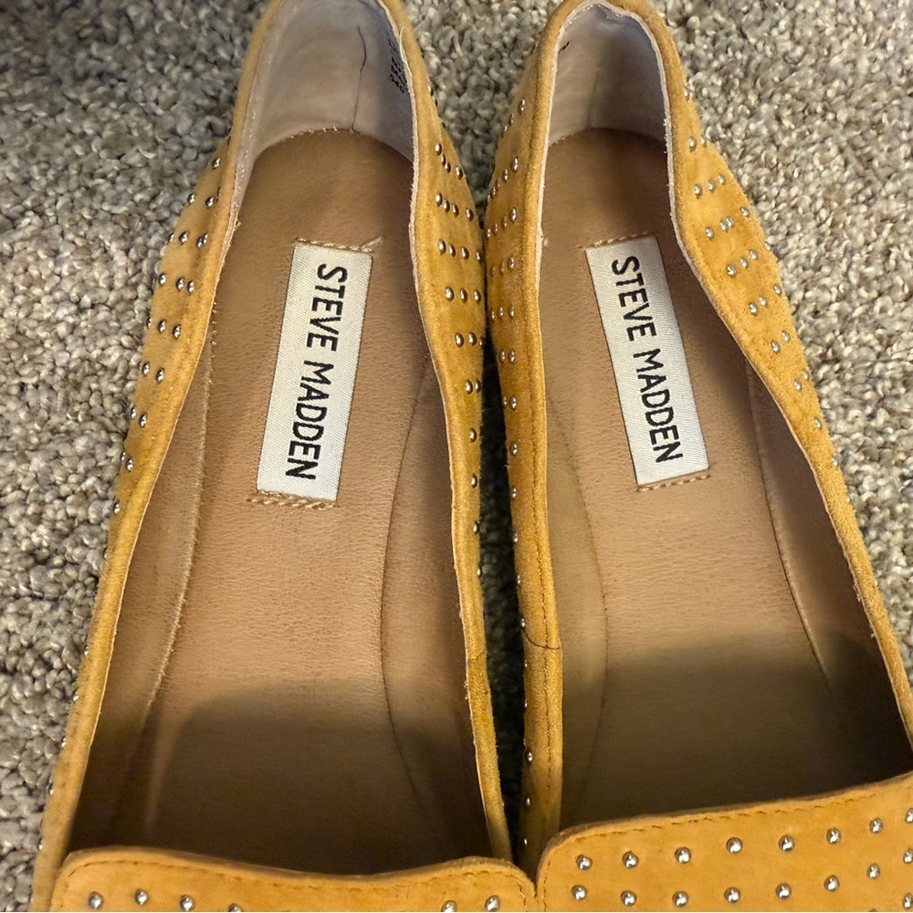 Steve Madden Yellow Studded Women's Flats - Picture 10 of 11